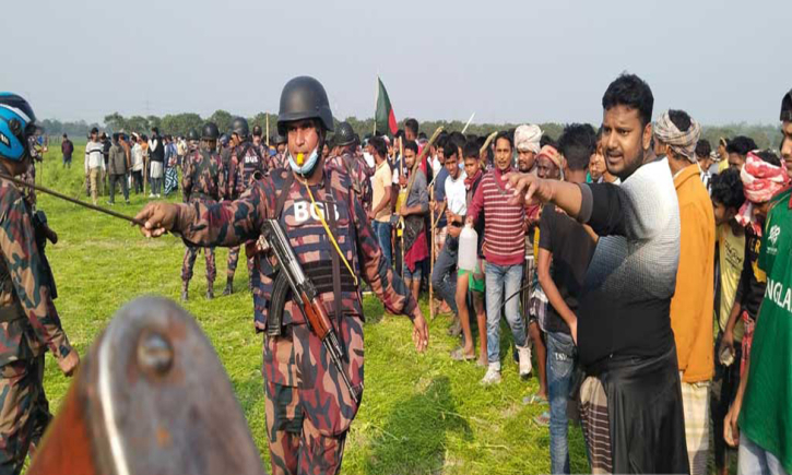 চাঁপাইনবাবগঞ্জের সীমান্তে ভারত-বাংলাদেশের বাসিন্দাদের মধ্যে সংঘর্ষ